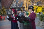 carolers_8342.jpg